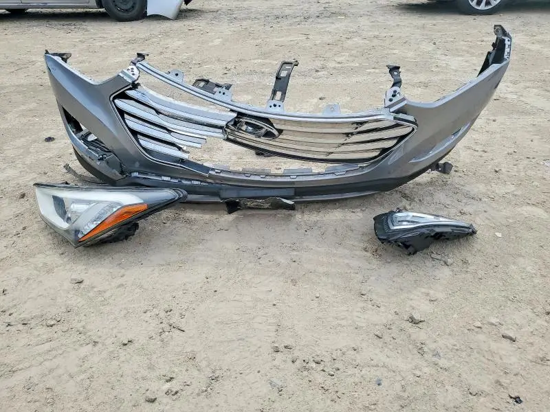 2016 HYUNDAI SANTA FE SE  
