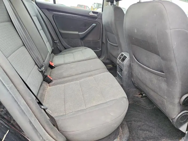 2013 VOLKSWAGEN JETTA S  