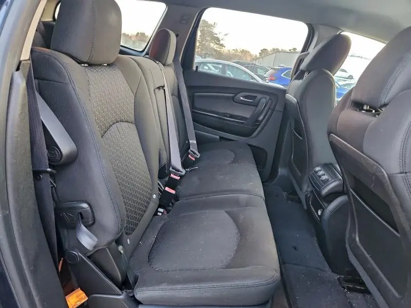 2010 CHEVROLET TRAVERSE LT  