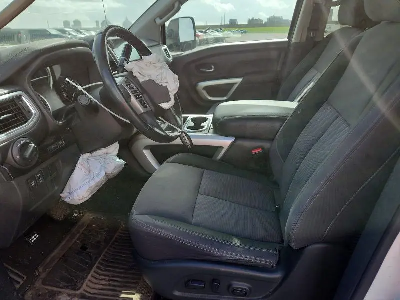 2020 NISSAN TITAN SV  