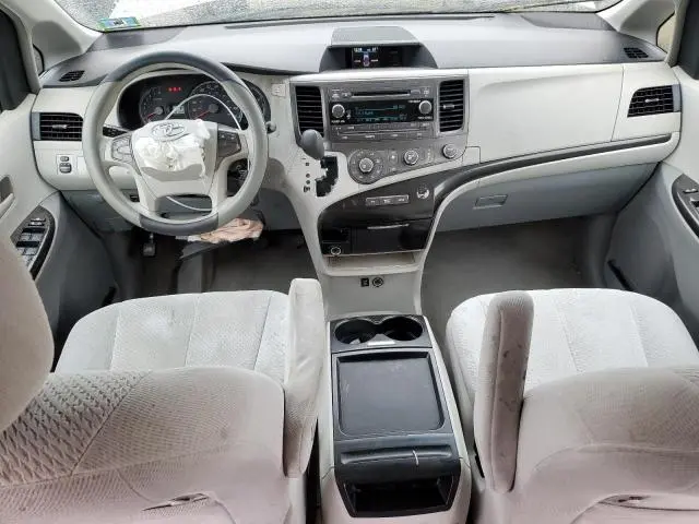 2011 TOYOTA SIENNA LE  