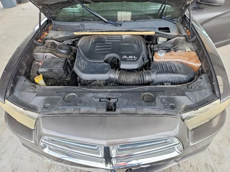 2013 DODGE CHARGER SE  