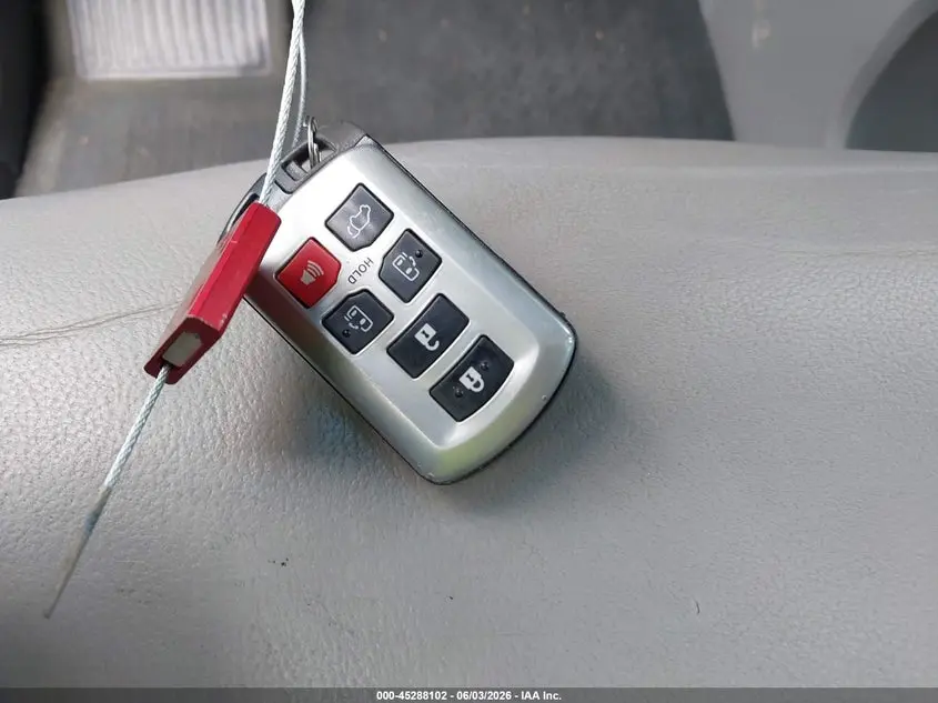 2017 TOYOTA SIENNA XLE PREMIUM 8 PASSENGER