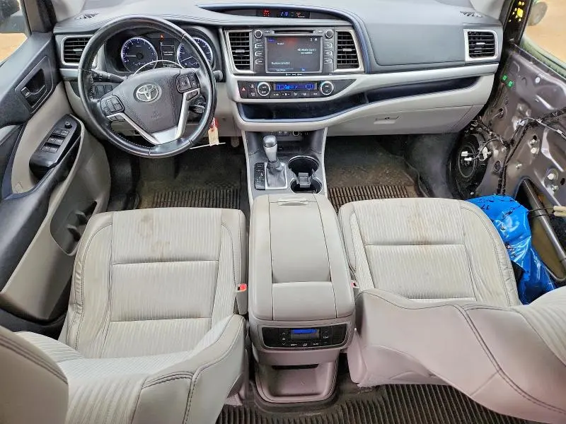2017 TOYOTA HIGHLANDER LE PLUS  