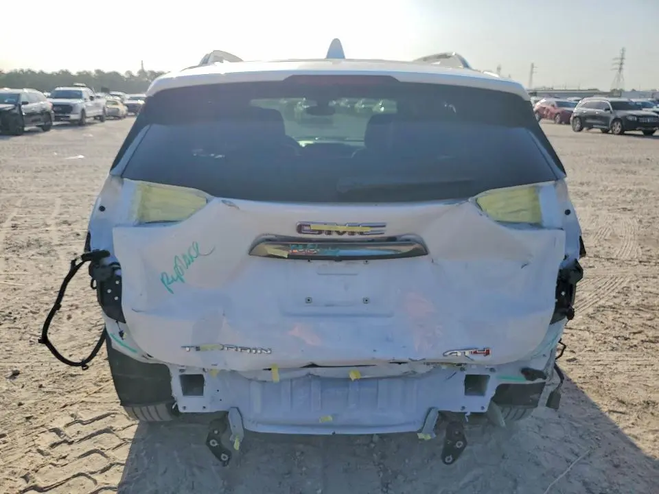 2024 GMC TERRAIN AT4  