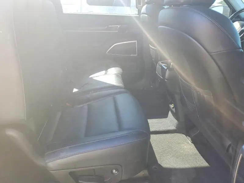 2022 KIA TELLURIDE LX  