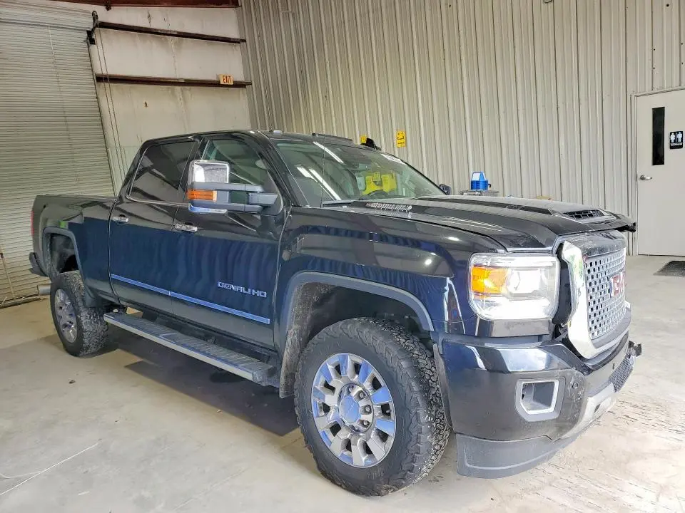 2017 GMC SIERRA K2500 DENALI  
