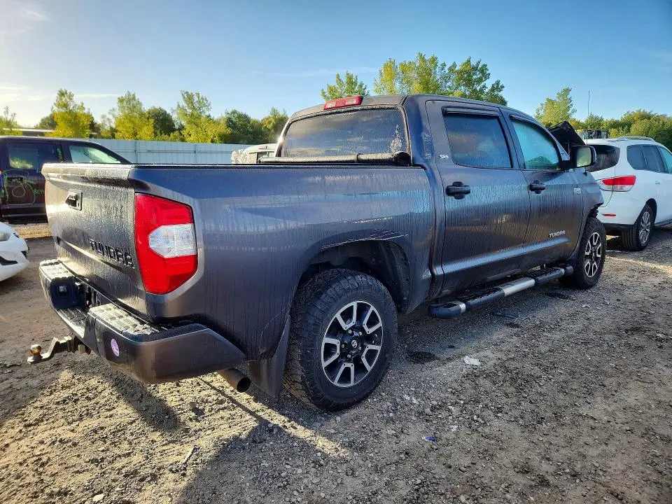 2018 TOYOTA TUNDRA CREWMAX SR5  
