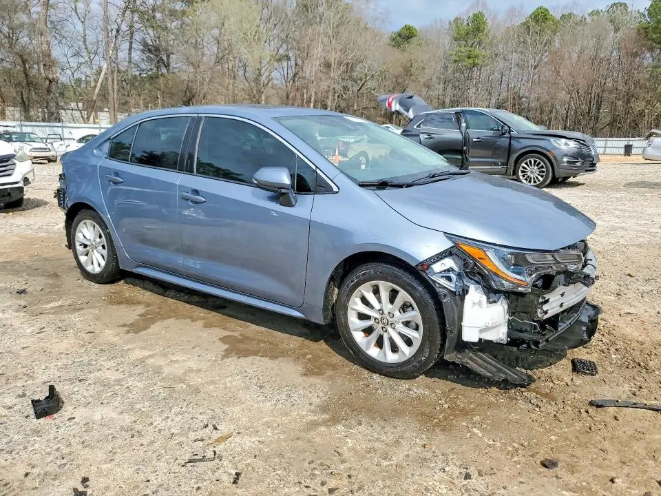 2021 TOYOTA COROLLA XLE  