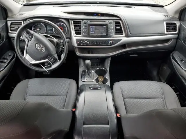 2016 TOYOTA HIGHLANDER LE  