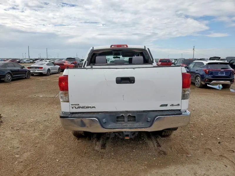 2010 TOYOTA TUNDRA CREWMAX SR5  
