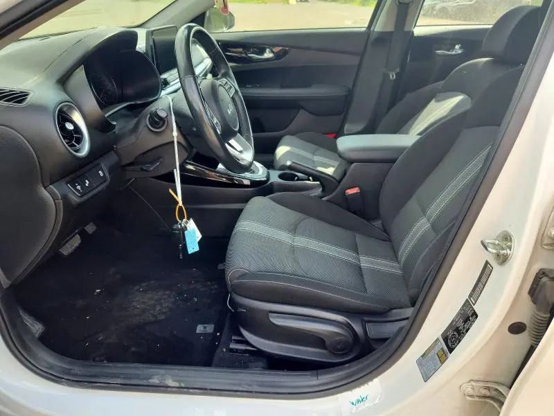 2023 KIA FORTE EX  