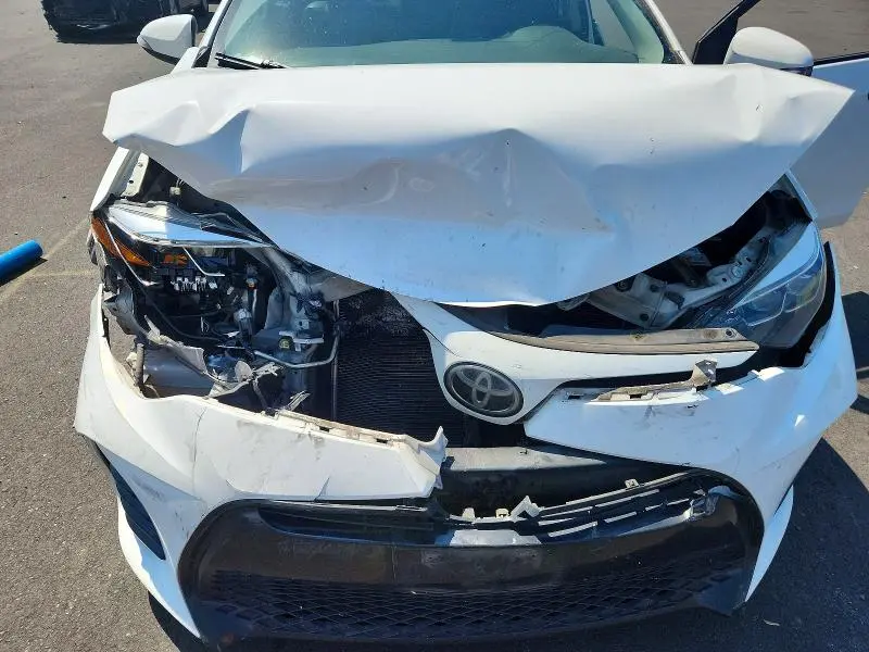 2017 TOYOTA COROLLA SE  