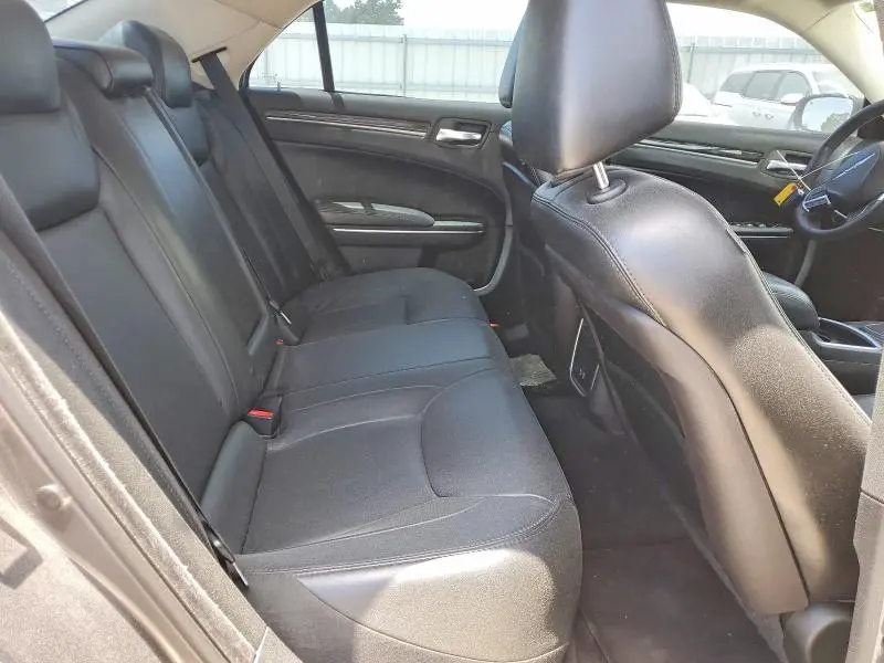 2016 CHRYSLER 300 LIMITED  