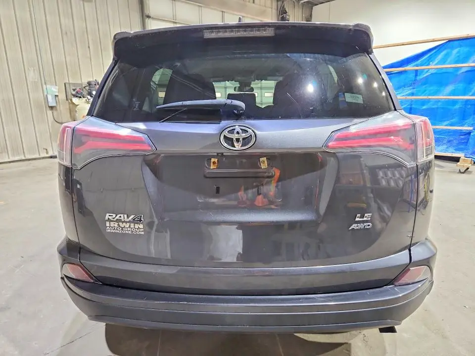 2018 TOYOTA RAV4 LE  