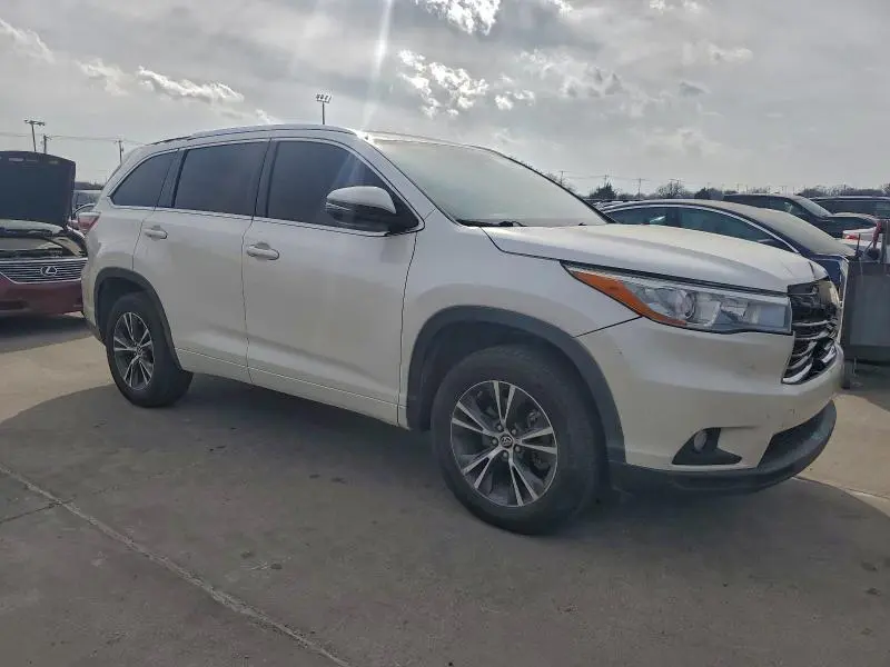 2016 TOYOTA HIGHLANDER XLE  