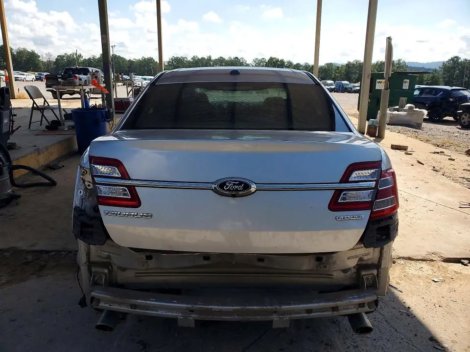 2016 FORD TAURUS SE  