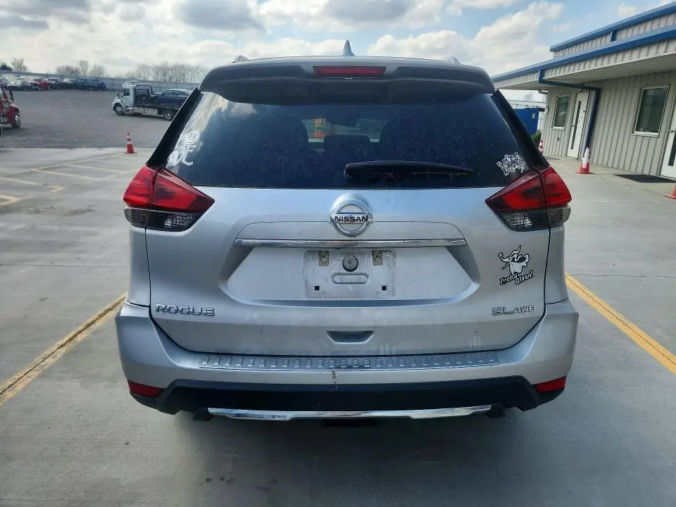 2017 NISSAN ROGUE SL  