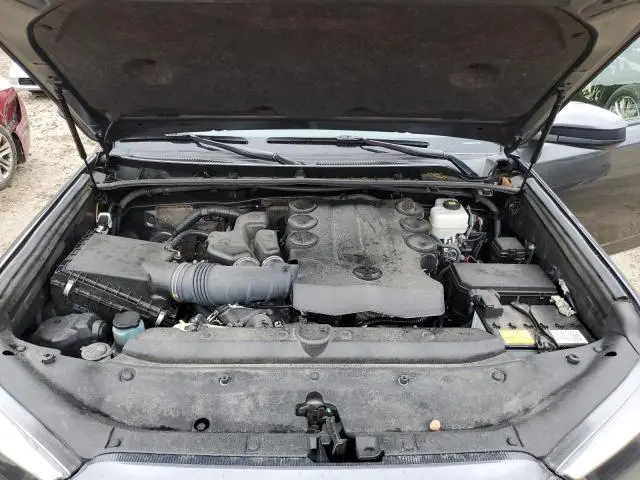 2023 TOYOTA 4RUNNER SE  