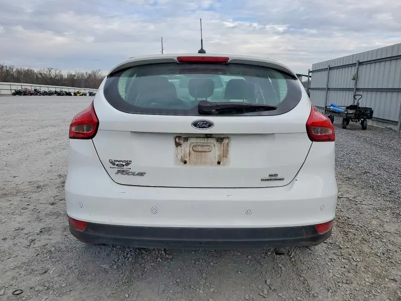 2016 FORD FOCUS SE  