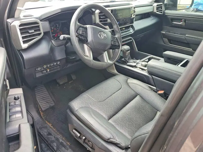 2024 TOYOTA TUNDRA SR5  