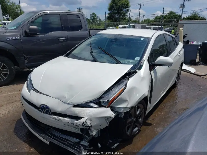 2020 TOYOTA PRIUS XLE
