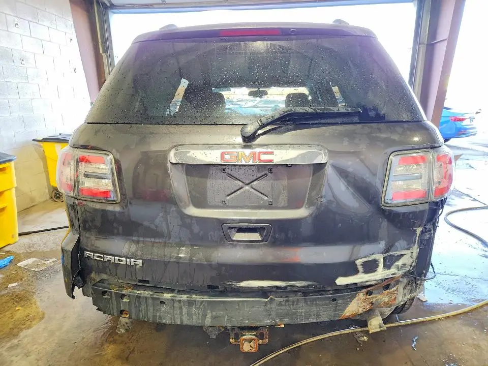 2013 GMC ACADIA SLE  