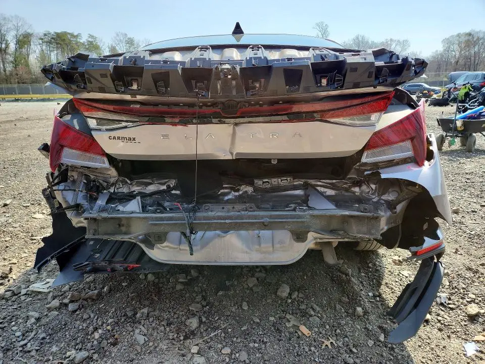 2023 HYUNDAI ELANTRA SE  