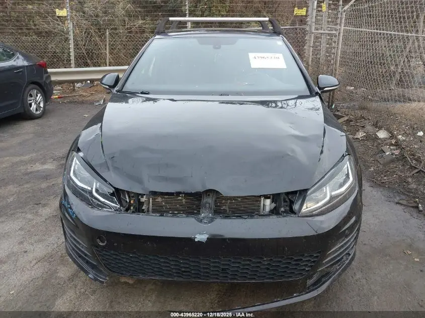 2016 VOLKSWAGEN GOLF GTI AUTOBAHN W/PERFORMANCE PACKAGE 4-DOOR