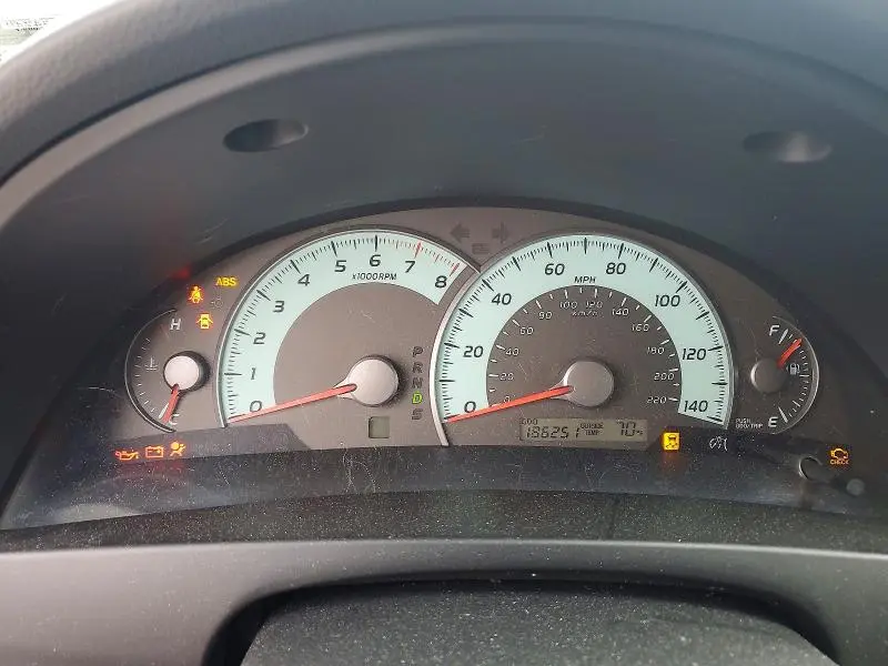 2011 TOYOTA CAMRY SE  