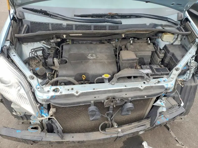 2015 TOYOTA SIENNA LE 7-PASSENGER  