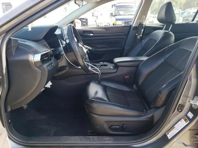2021 NISSAN ALTIMA SR  