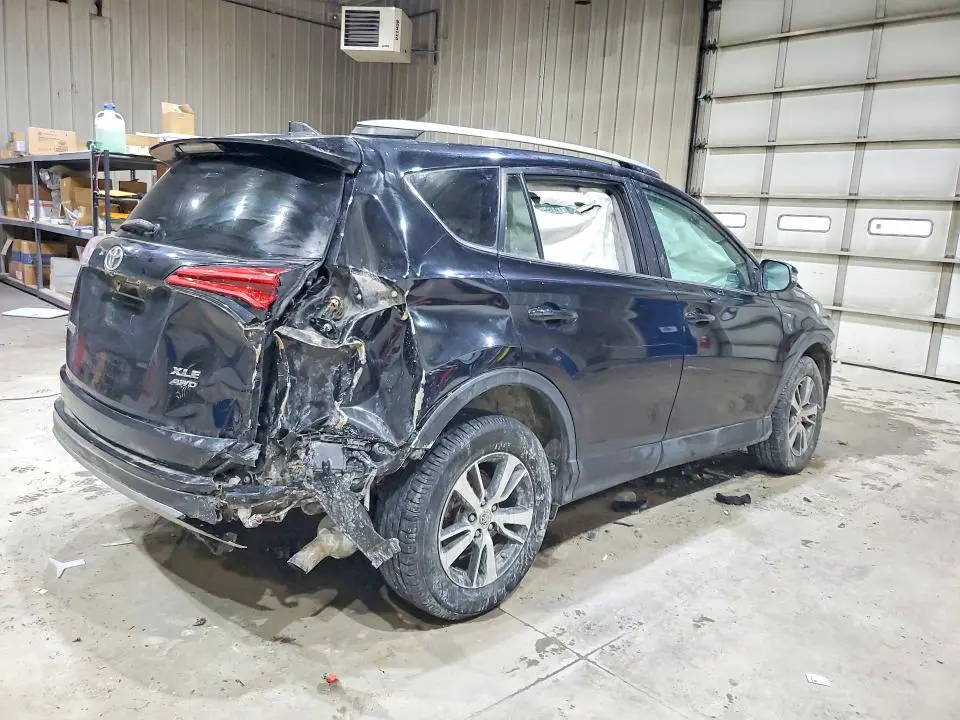 2018 TOYOTA RAV4 XLE  