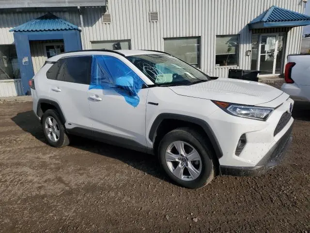 2021 TOYOTA RAV4 XLE  