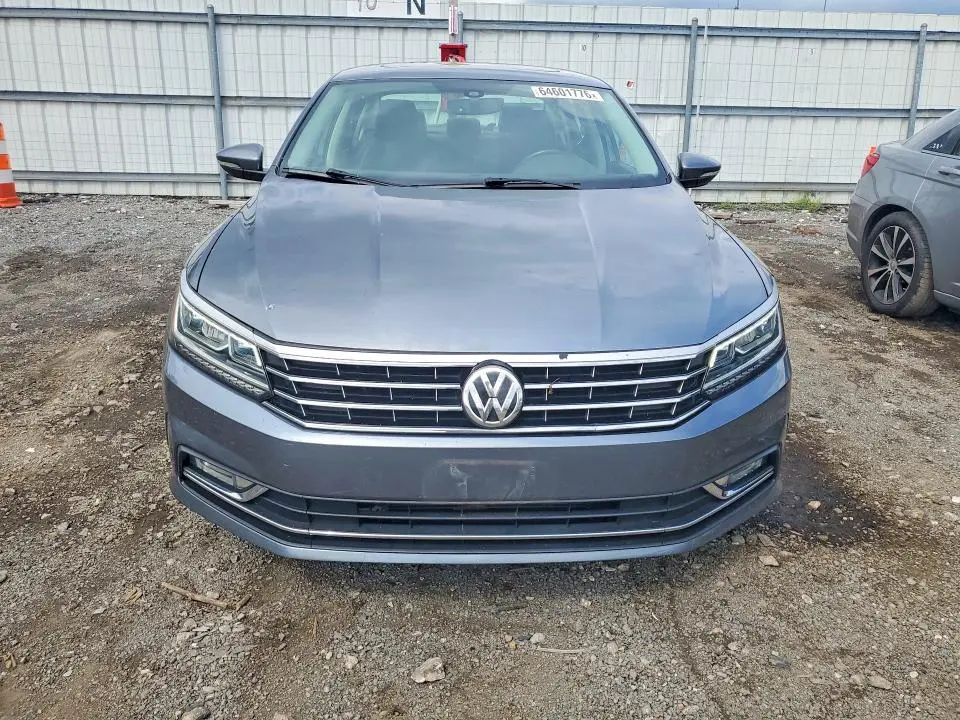 2017 VOLKSWAGEN PASSAT SE  