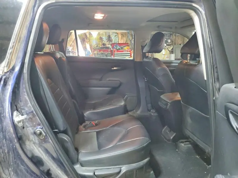 2024 TOYOTA HIGHLANDER XLE  