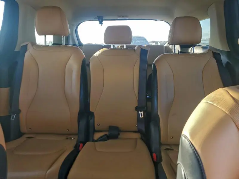 2022 KIA CARNIVAL LX  