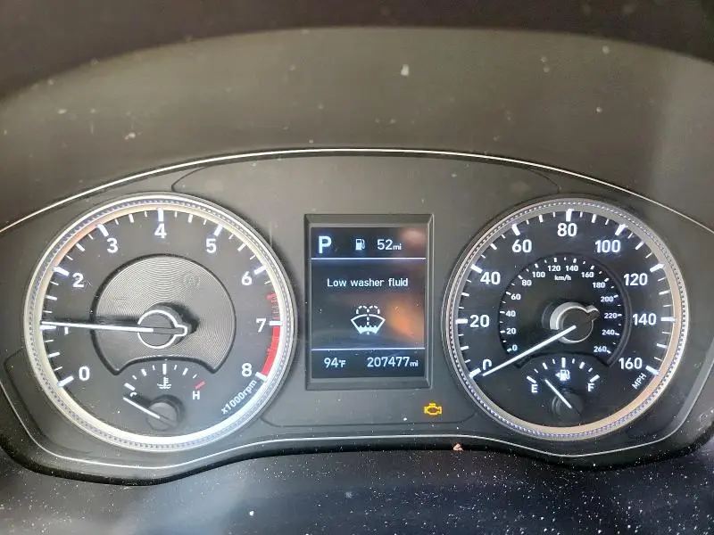 2019 HYUNDAI SANTA FE SE  