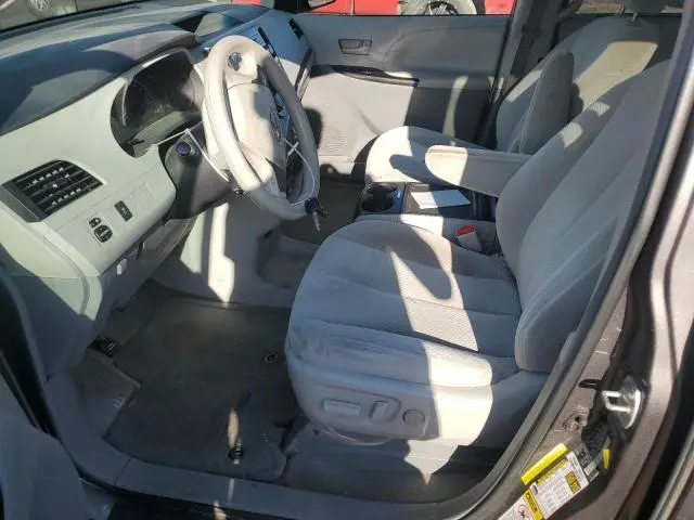 2013 TOYOTA SIENNA LE  