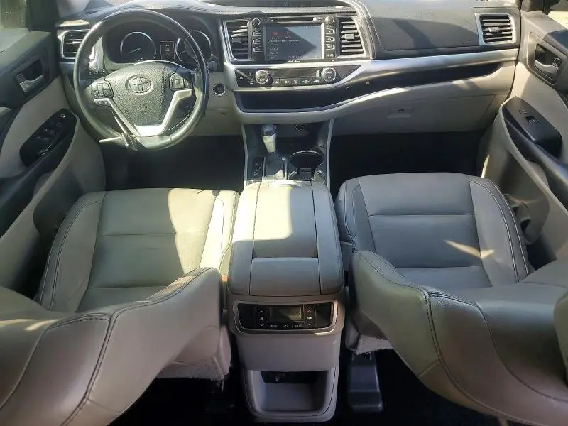 2015 TOYOTA HIGHLANDER XLE  