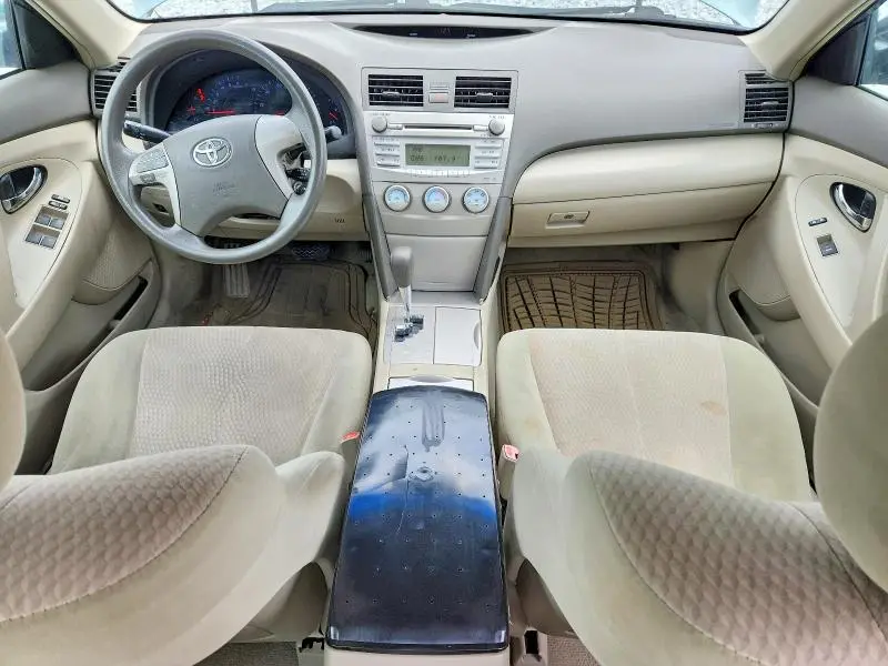 2010 TOYOTA CAMRY LE  
