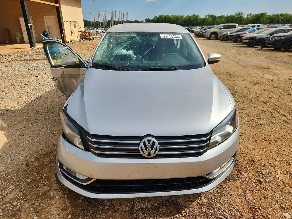 2015 VOLKSWAGEN PASSAT S  
