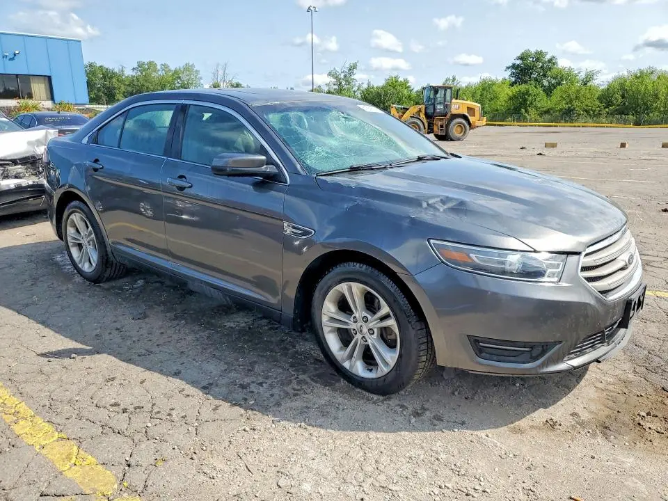 2015 FORD TAURUS SEL  