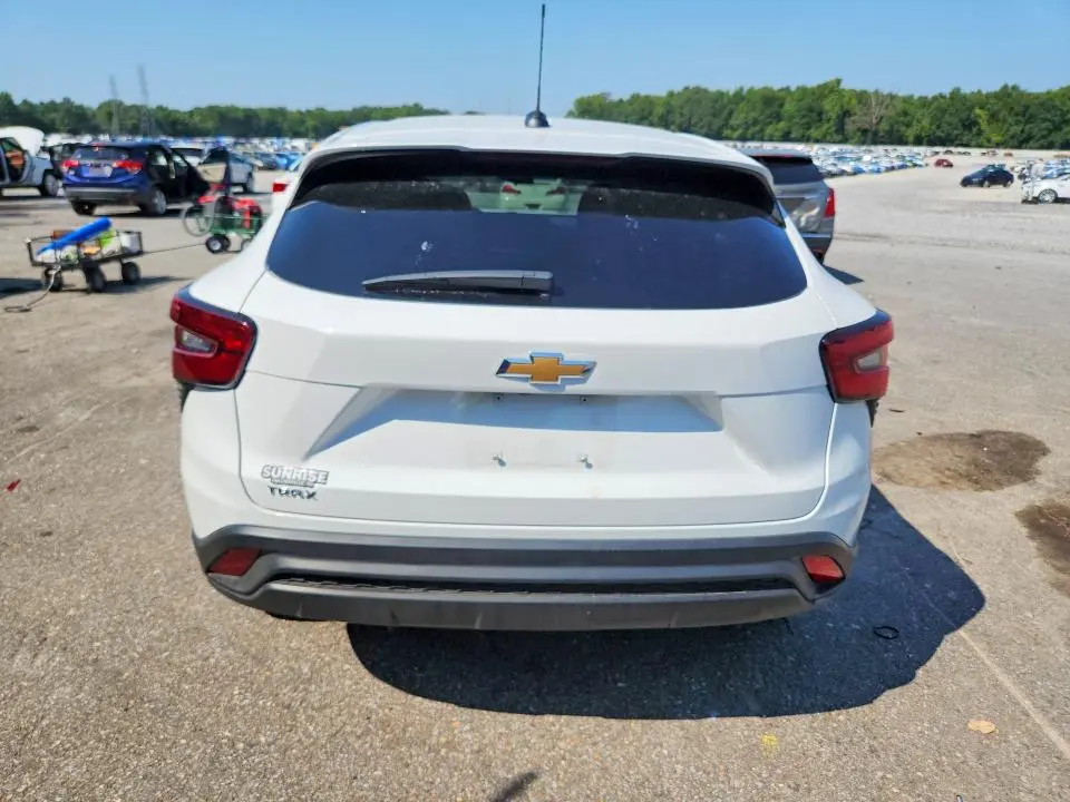 2025 CHEVROLET TRAX LS  