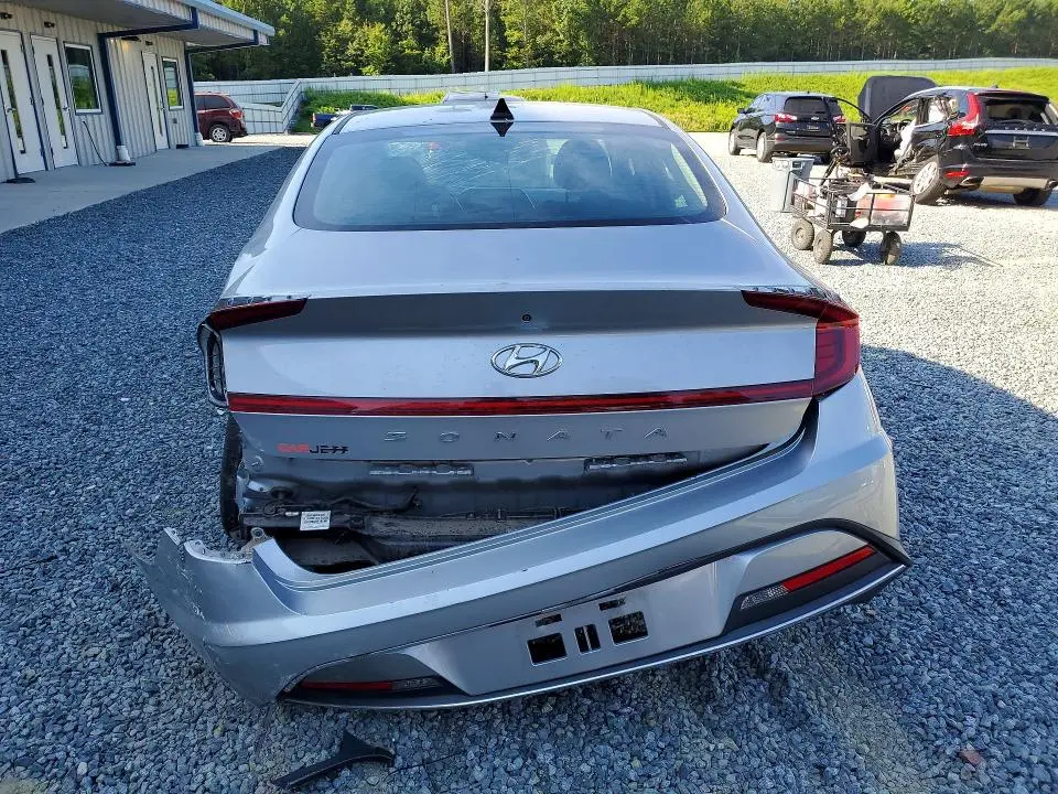 2021 HYUNDAI SONATA SE  