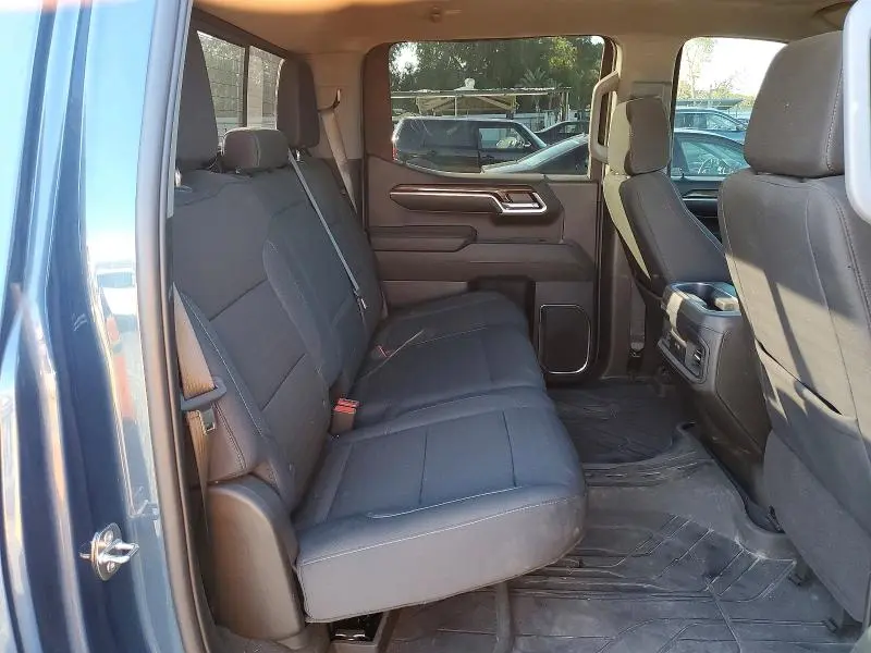 2024 CHEVROLET SILVERADO C1500 LT  