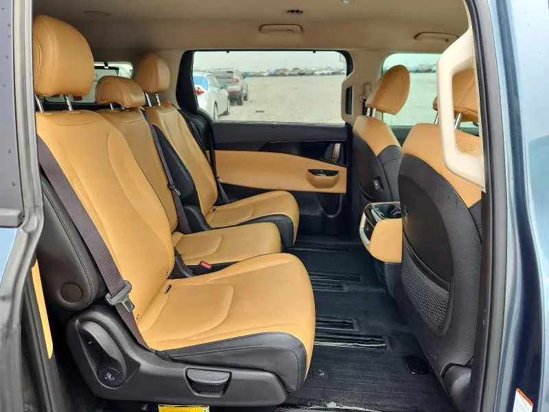 2022 KIA CARNIVAL EX  