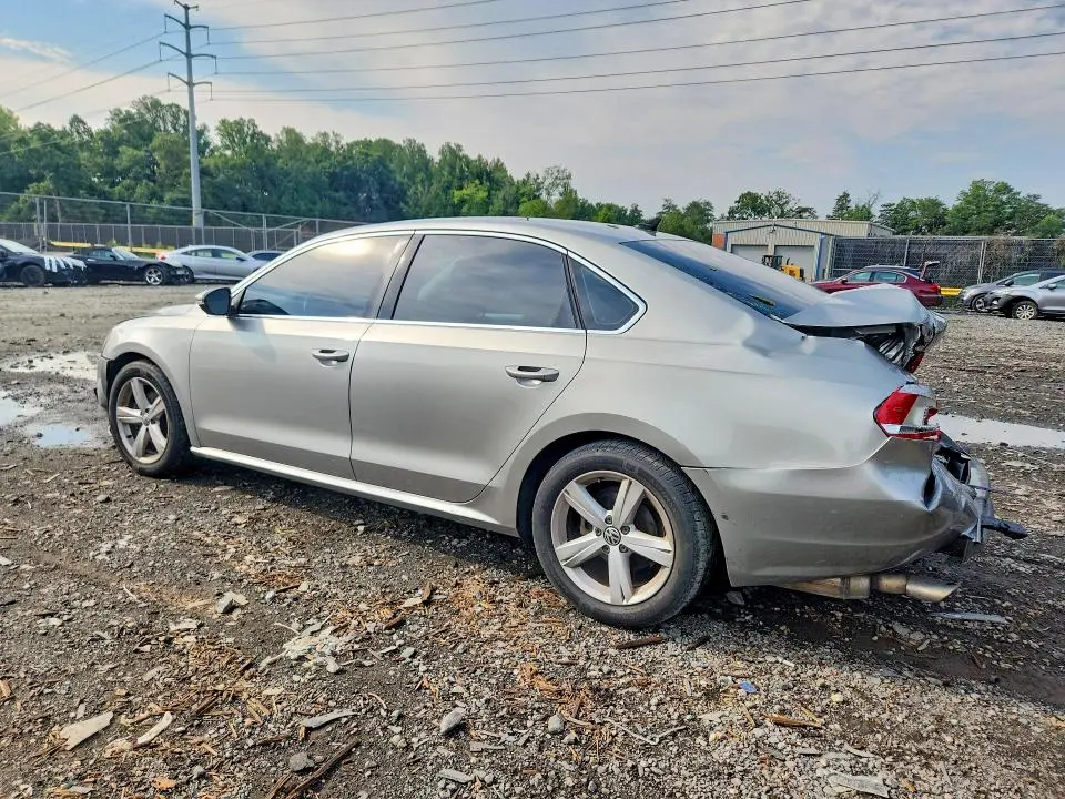 2012 VOLKSWAGEN PASSAT SE  