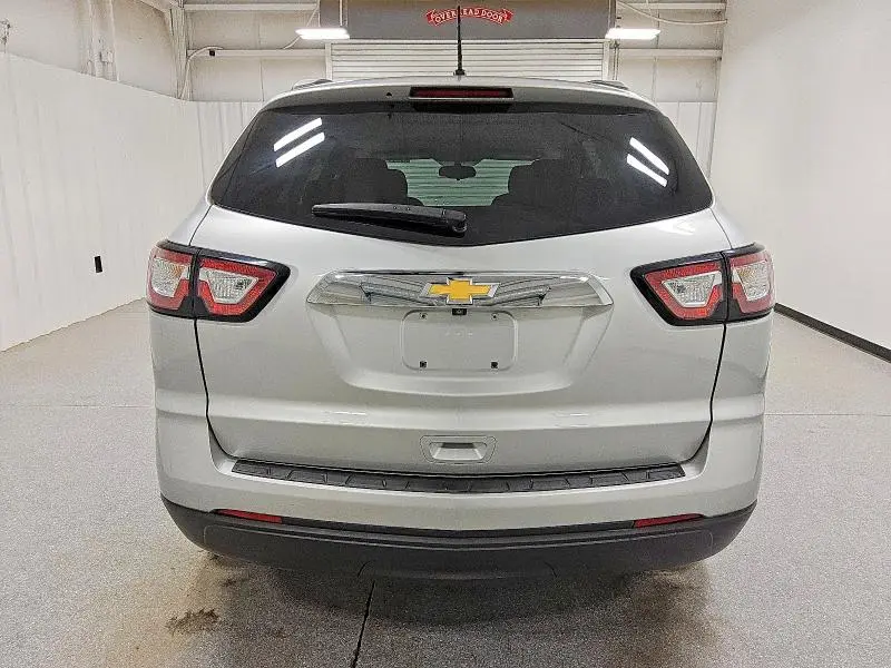 2014 CHEVROLET TRAVERSE LS  