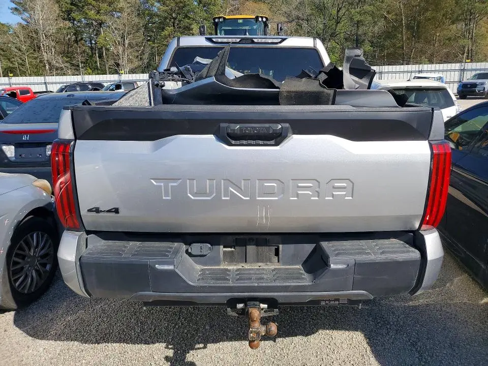 2024 TOYOTA TUNDRA CREWMAX SR  